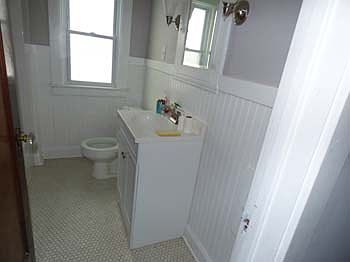 4th image of 176 Nassau Ave