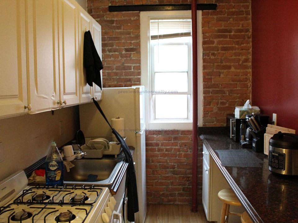 2nd image of 263 Park Dr #L20