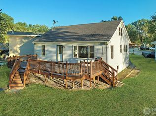 35698 N Sheridan Dr, Fox Lake, IL