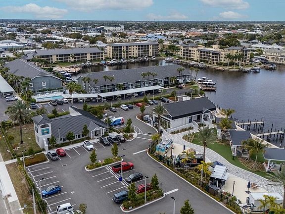 3rd image of 1765 Cape Coral Pkwy E APT 203