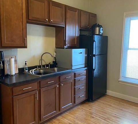 3rd image of 3116 Emerson Ave S APT 2