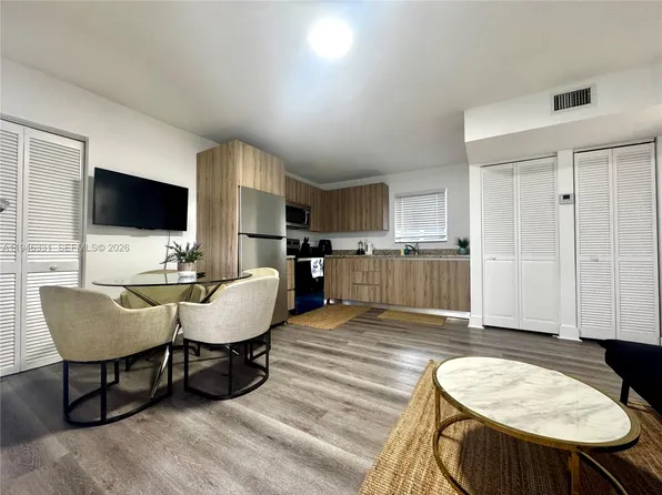 1684 SW 10th St #5, Miami, FL 33135