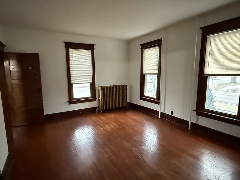 226 W Illinois St #1 — Photo 8