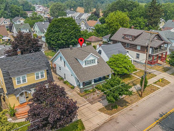 5th image of 1531 Tamarack Ave NW