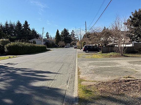 2nd image of 1824 Latimer Rd