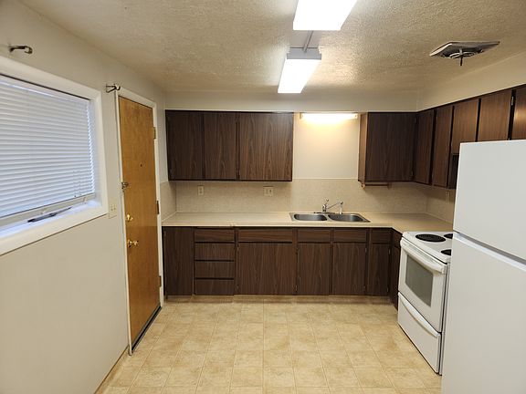 2nd image of 190 Moonlite Dr #3