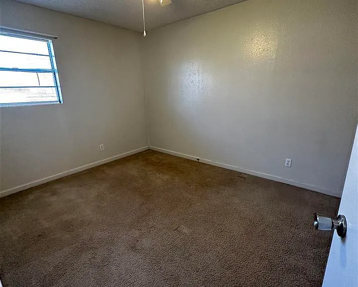 3020 Stearns Ave — Photo 5