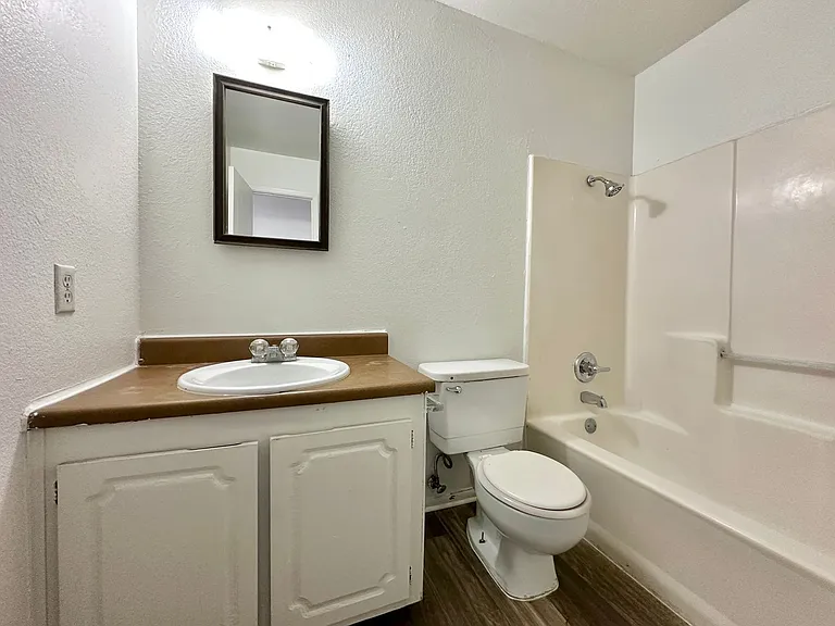 2105 Creekwood Dr — Photo 25