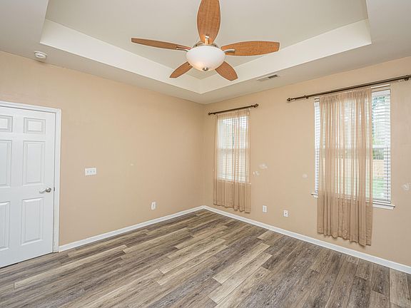 3rd image of 325 Harriswood Ln