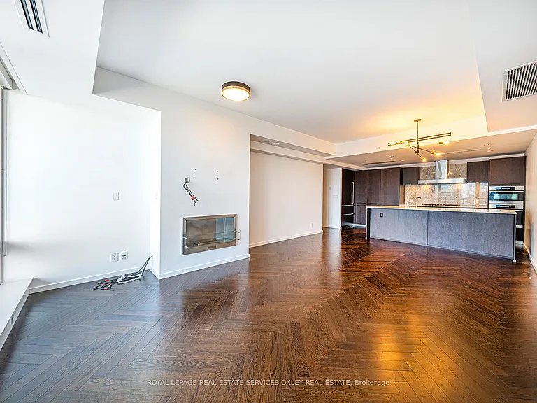 180 University Ave #4708 — Photo 8