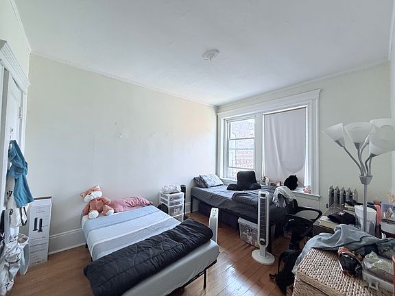 5th image of 1822 Beacon St APT 6