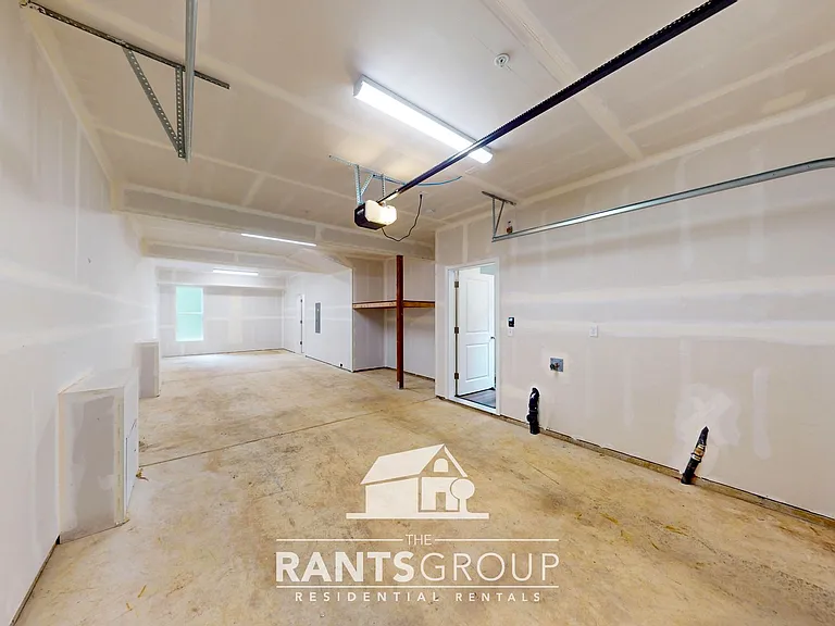 Forest Park Townhomes — Photo 41