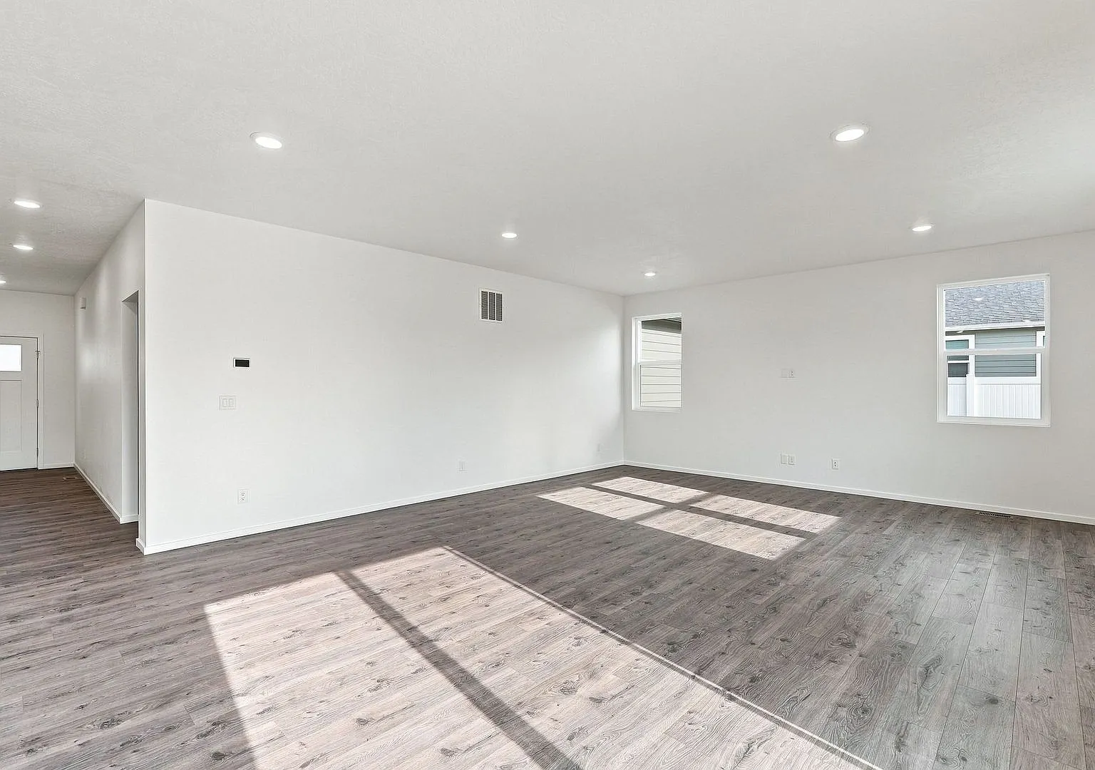 Spacious 5-Bedroom with Loft with 3-Car Garage — Photo 4