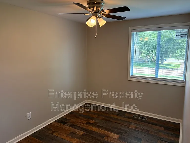 6843 Autumnhill Ln — Photo 21