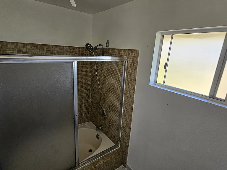832 Adelita St — Photo 23