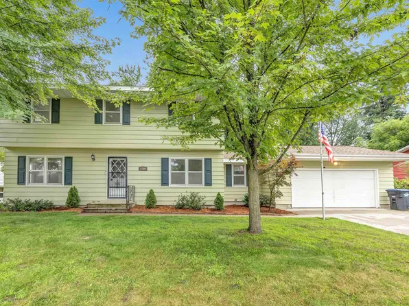 1206 E Lieg Ave, Shawano, WI 54166