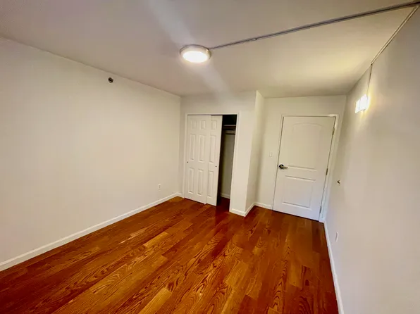 64-34 Grand Central Parkway image 12 of 13