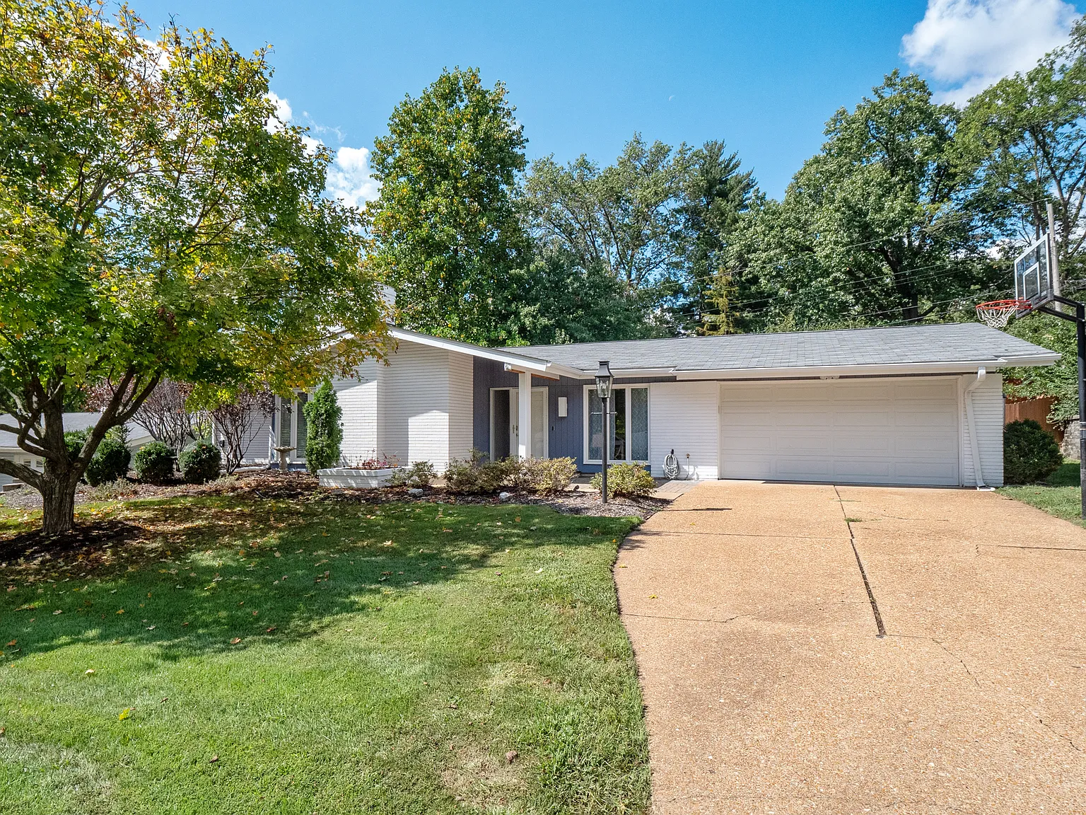 4 bed, 2051 sqft, $3,900 — Photo 1