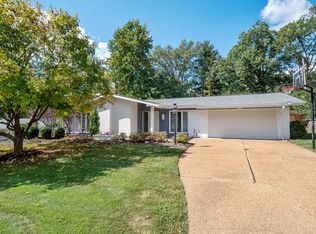 1653 Pepperwood Dr, Saint Louis, MO 63146