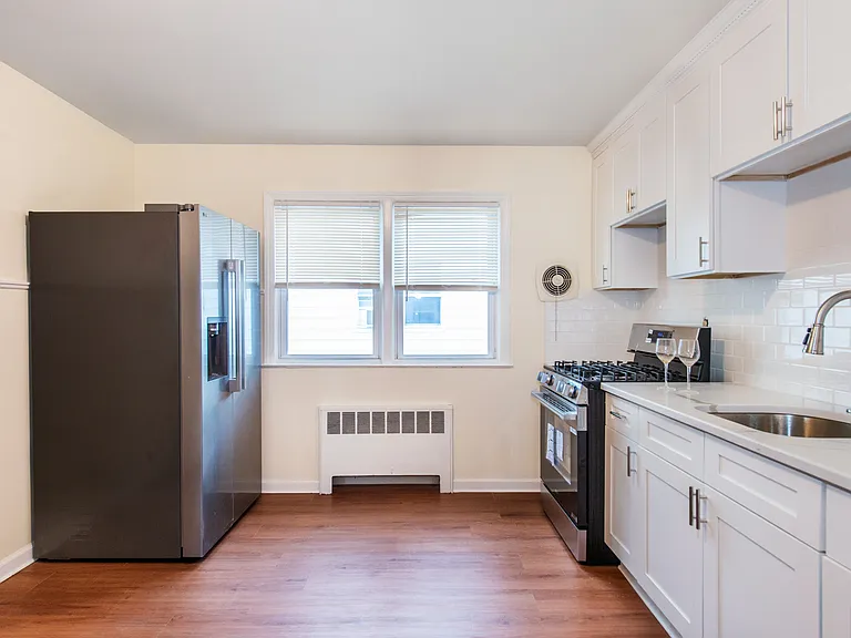 56 McKay Ave — Photo 7