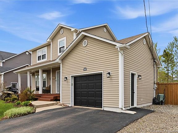 3rd image of 315 Maplehurst Dr