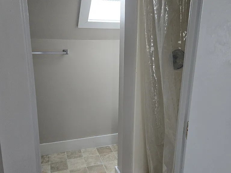 222 Cliff St #3 — Photo 2