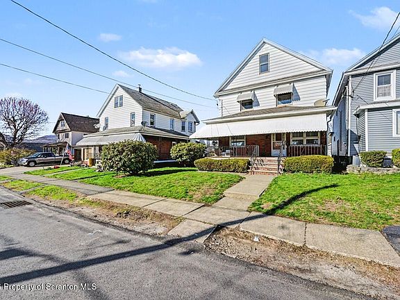 3rd image of 638 E Grant St