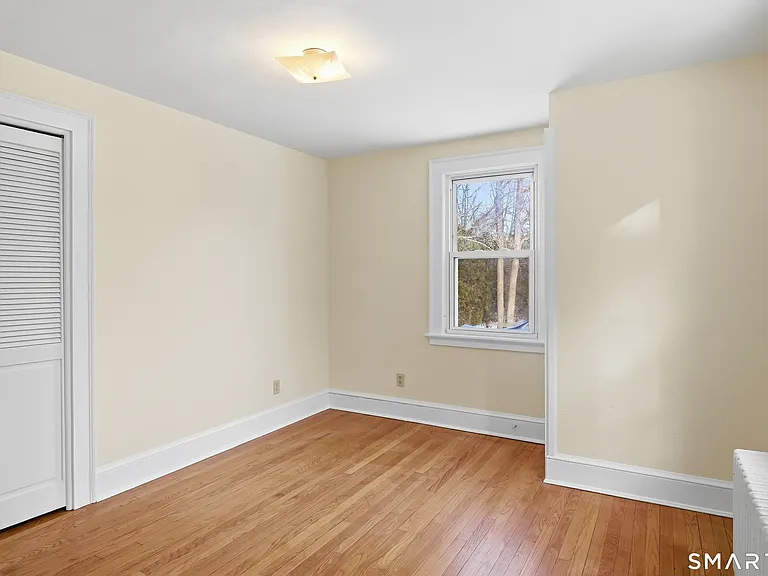 815 E Main St — Photo 24