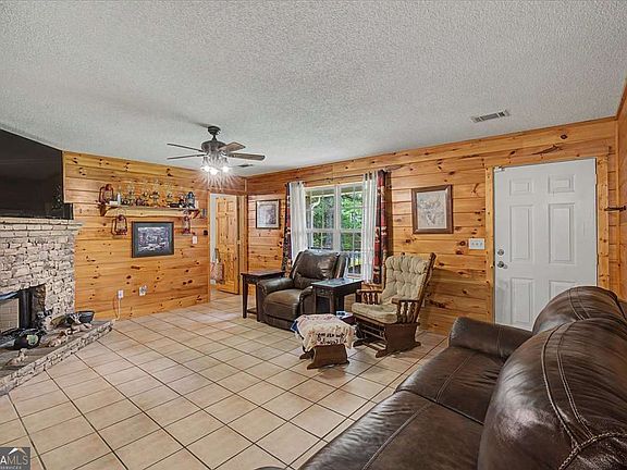 3rd image of 1366 Bethlehem Rd