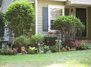 9 Kensington Dr, Kennebunk, ME 04043