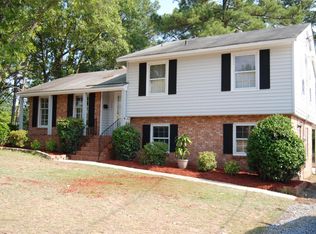 525 Andover Rd, Fayetteville, NC 28311