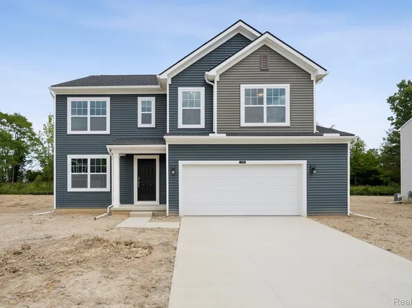 4179 Cedar Ln, Grand Blanc, MI 48439