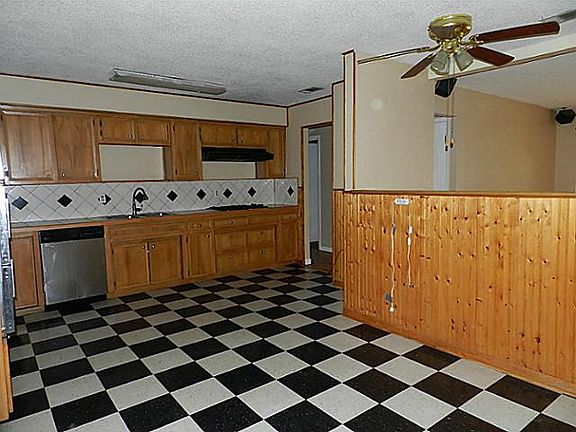 5th image of 316 NW Jayellen Ave