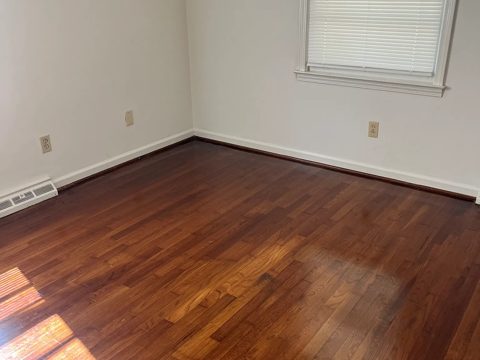 2 bed, 1100 sqft, $1,400 — Photo 4
