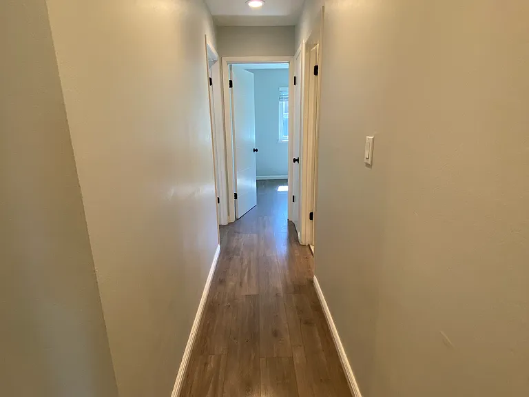 370 Colville Dr — Photo 24
