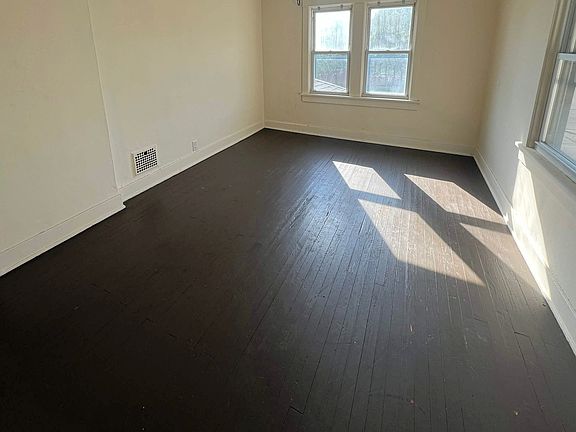 4th image of 616-618 S Smithville Rd #616
