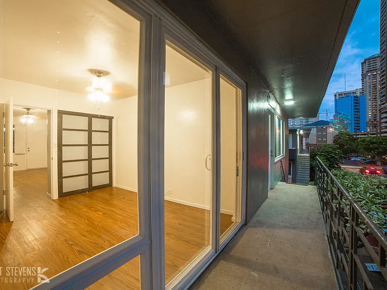 Moana Vista 1 Bedroom Outdoor Hallway