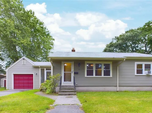 98 Nassau St, East Providence, RI 02914