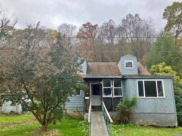 165 Back St, Hooversville, PA 15936