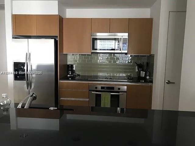 1 bed, 843 sqft, $3,300 — Photo 3