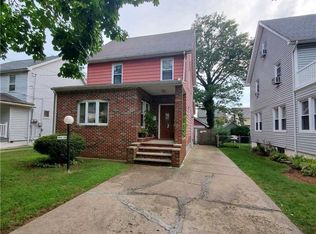 100-28 205th Pl, Hollis, NY 11423