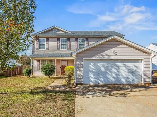 460 Bedford Knoll Dr, Winston Salem, NC 27107