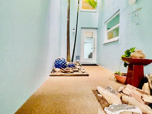 5th image of 1923 Highway A1a APT C5