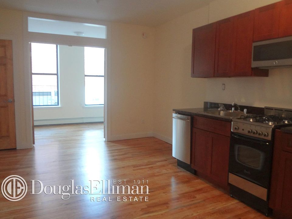 1st image of 814 10th Ave APT 6A
