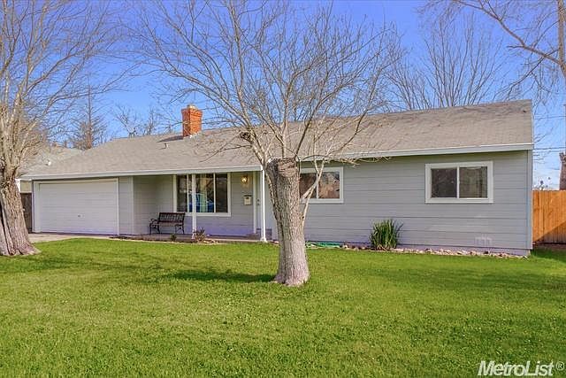 1st image of 2910 Heron Way