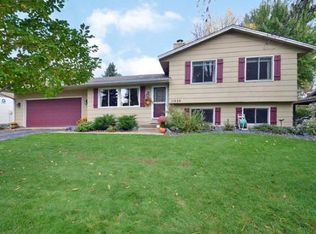 11024 Maple Valley Dr N, Maple Grove, MN 55369