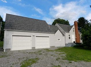 3919 Hollow Rd, New Castle, PA 16101