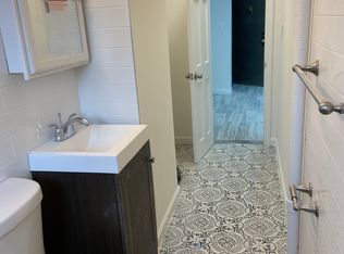 7113 Fresh Pond Rd #2L, Ridgewood, NY 11385