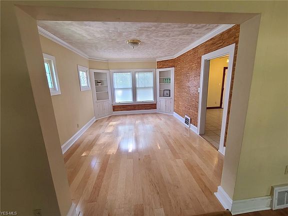 4th image of 4500 East Blvd