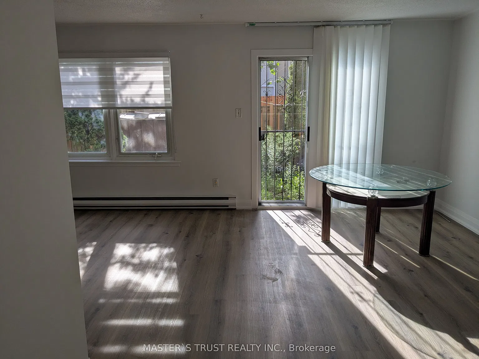 3 bed, $3,000 — Photo 2